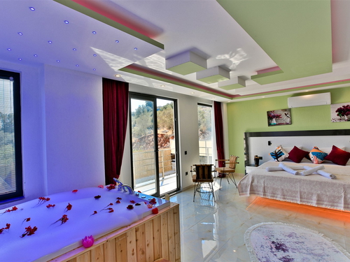  gece  -  Kasım
  | Kalkan Patara’da Jakuzili ve Korunaklı Özel Havuzlu Villa